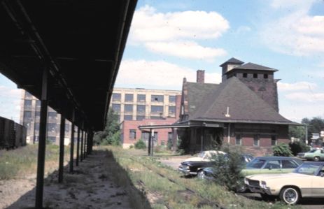 Muskegon Union Station with passenger platform